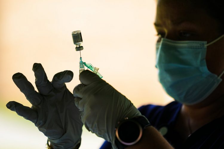 Thu. 9:04 a.m.: US mandates vaccines or tests for big companies by Jan. 4